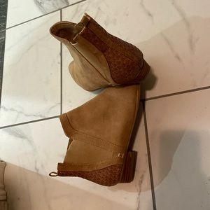 Plume ankle boots womens 9